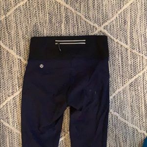 Lulu lemon navy blue cropped leggings
